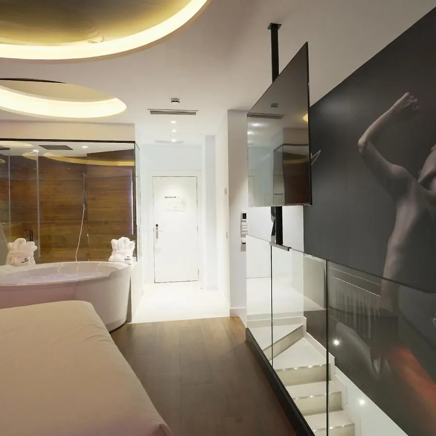 بيت الحب Hotel Avenue - Lovely Hotel مدريد