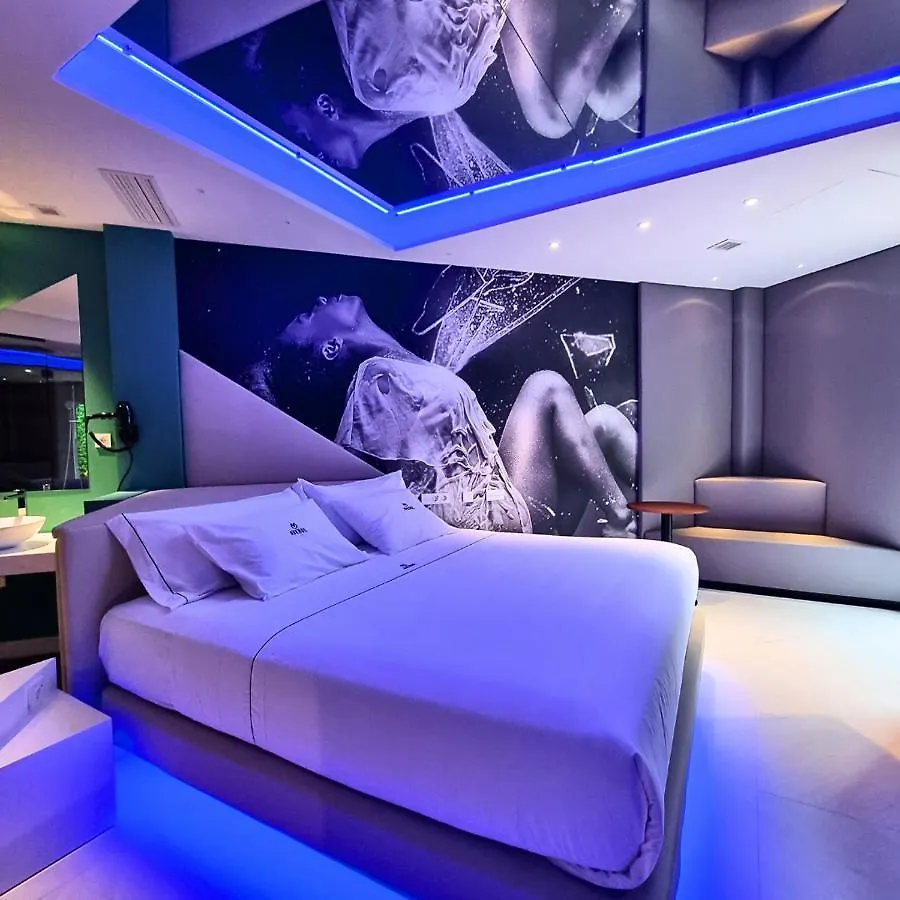 بيت الحب Hotel Avenue - Lovely Hotel مدريد